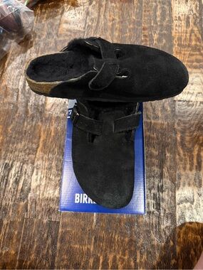 Birkenstock unisex Black Suede Boston Clog with Shearling Lining